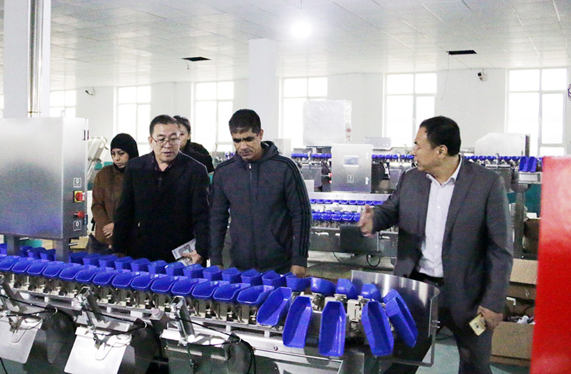  巴林客戶到我公司參觀考察