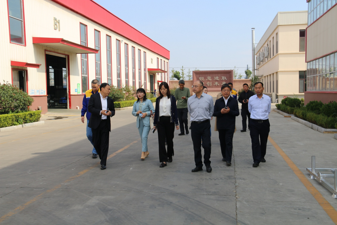 青島市科技局基礎(chǔ)研究處處長李欣一行蒞臨銳智考察指導(dǎo)市重點(diǎn)實(shí)驗(yàn)室建設(shè)工作