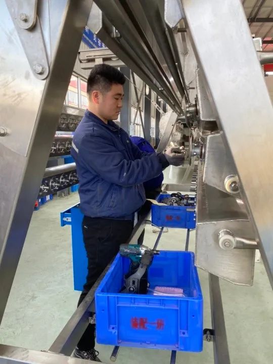 技術標兵 敬業楷模-李洋 技術標兵 敬業楷模-李洋