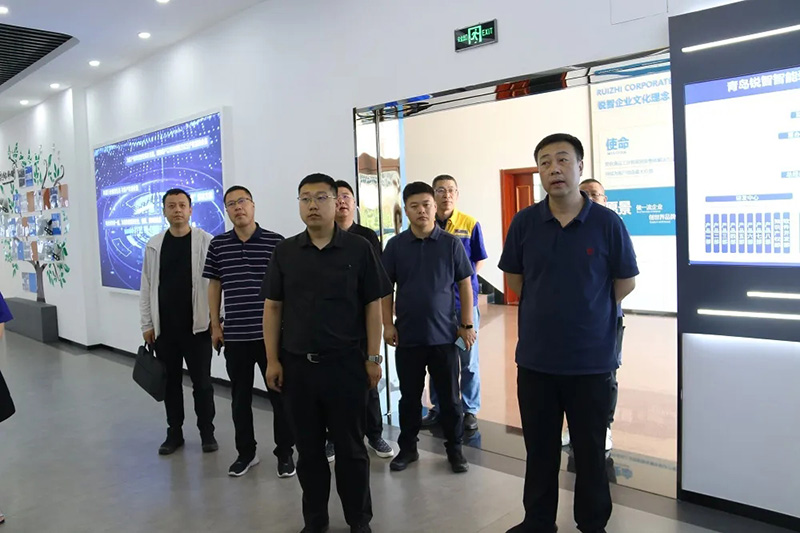 遼寧省臺(tái)安縣縣委書記苑振超一行7人蒞臨銳智參觀考察